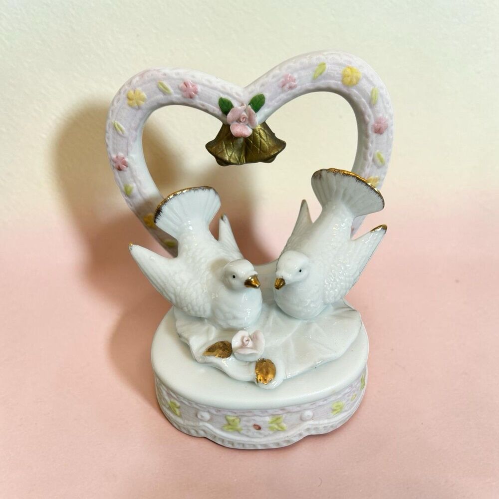 TOMA Porcelain White Dove Figurine Heart Arch Floral Decor Romantic Collectible - Picture 13 of 13